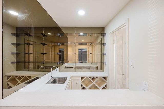 1856 S Gessner Road, Houston, TX 77063