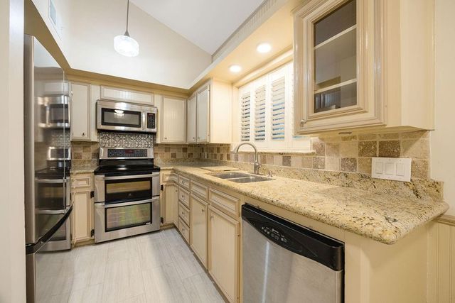 1856 S Gessner Road, Houston, TX 77063