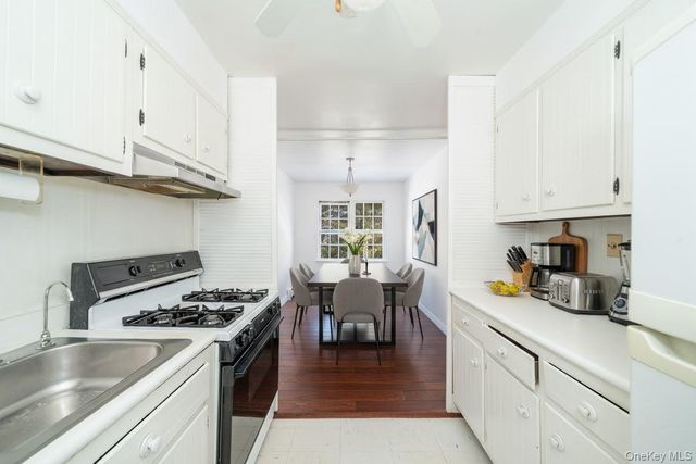 172 Lawrence Park Terrace 172, Bronxville, NY 10708