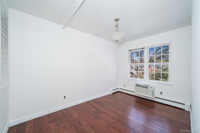 172 Lawrence Park Terrace 172, Bronxville, NY 10708