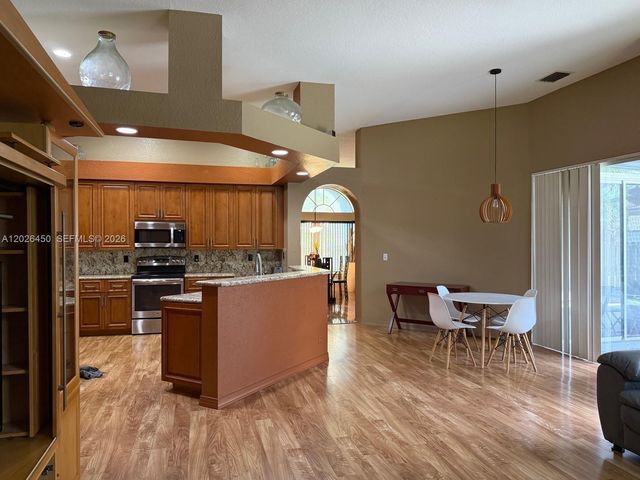2242 NW 129th Ave, Pembroke Pines, FL 33028