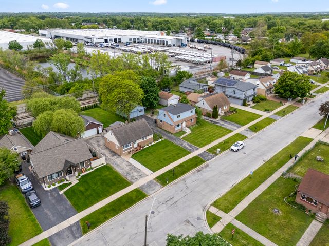 7809 Columbia Drive, Bridgeview, IL 60455