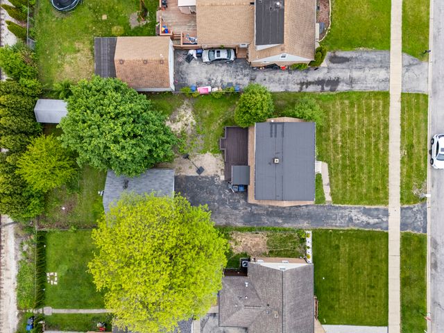 7809 Columbia Drive, Bridgeview, IL 60455