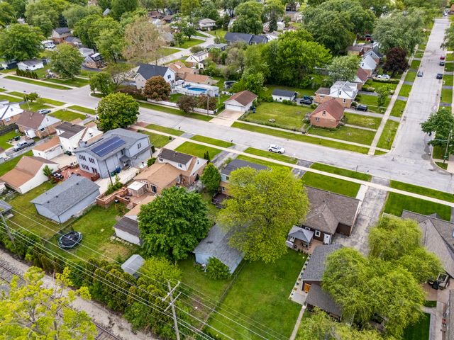 7809 Columbia Drive, Bridgeview, IL 60455