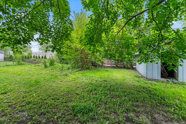 7809 Columbia Drive, Bridgeview, IL 60455