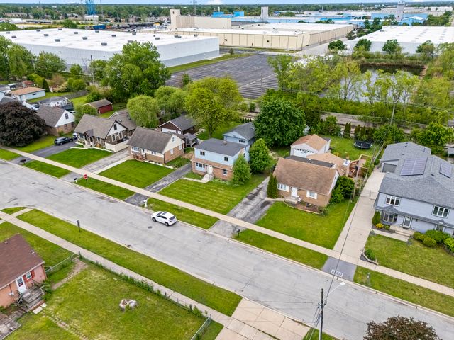 7809 Columbia Drive, Bridgeview, IL 60455