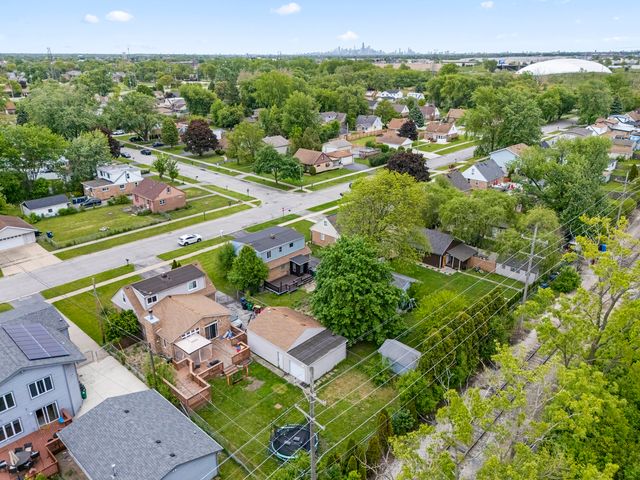 7809 Columbia Drive, Bridgeview, IL 60455