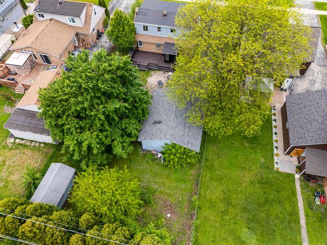7809 Columbia Drive, Bridgeview, IL 60455