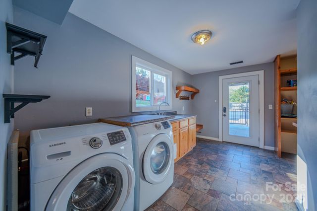 206 Martin Road, Swannanoa, NC 28778