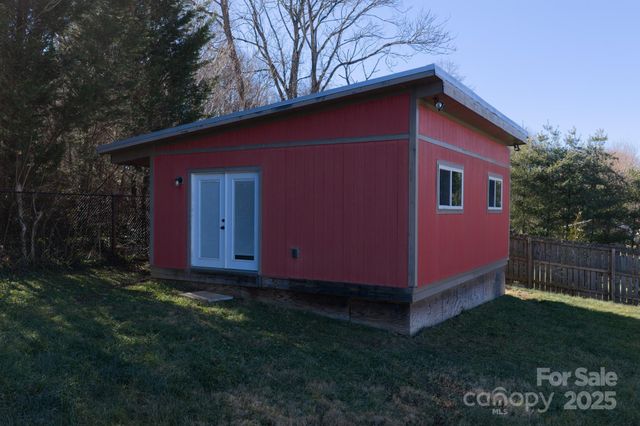 206 Martin Road, Swannanoa, NC 28778