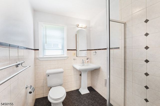 4 Fitzgerald Ave, Clifton City, NJ 07011