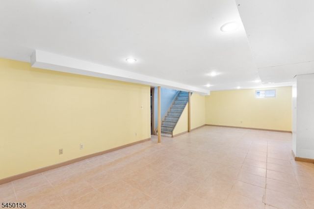 4 Fitzgerald Ave, Clifton City, NJ 07011