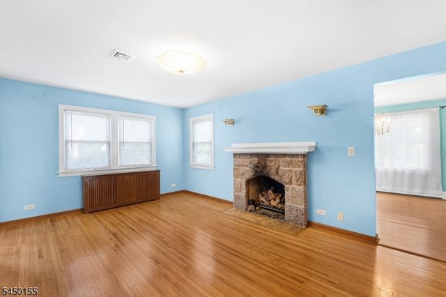 4 Fitzgerald Ave, Clifton City, NJ 07011