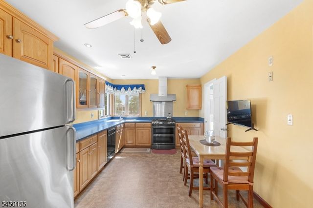 4 Fitzgerald Ave, Clifton City, NJ 07011