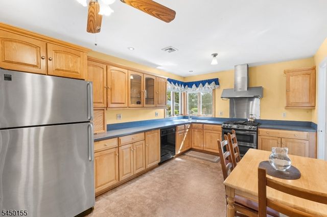 4 Fitzgerald Ave, Clifton City, NJ 07011
