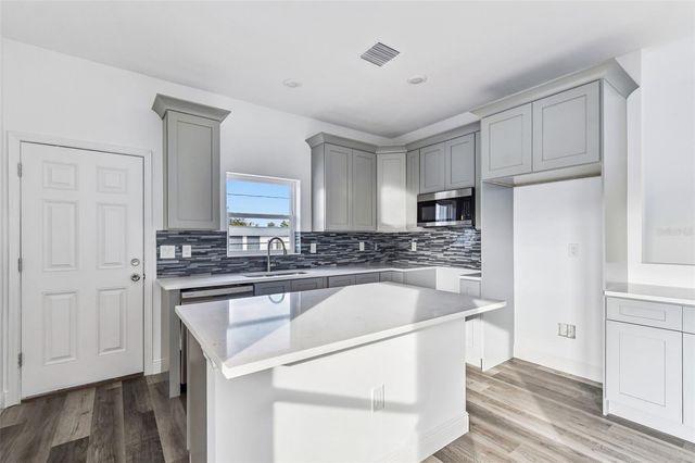 2313 E COLUMBUS DRIVE, Tampa, FL 33605