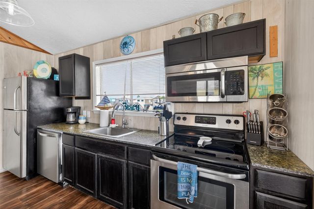 4026 Kent Drive, Galveston, TX 77554