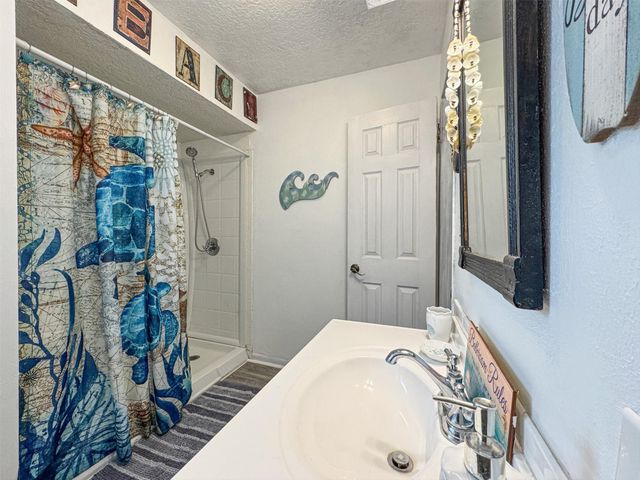 4026 Kent Drive, Galveston, TX 77554