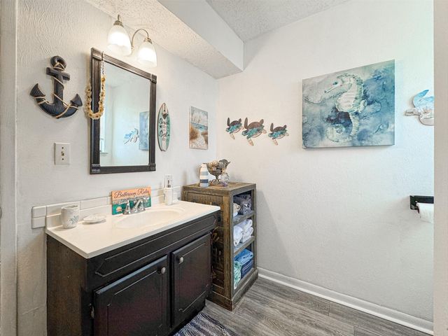 4026 Kent Drive, Galveston, TX 77554