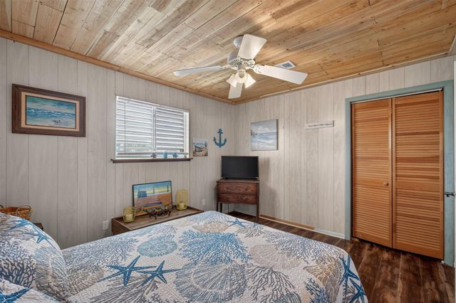 4026 Kent Drive, Galveston, TX 77554