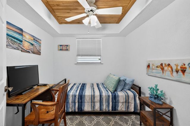 4026 Kent Drive, Galveston, TX 77554