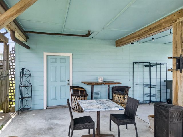 4026 Kent Drive, Galveston, TX 77554