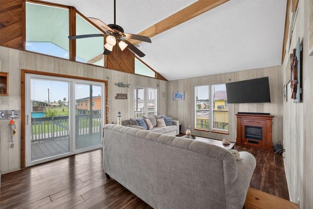 4026 Kent Drive, Galveston, TX 77554