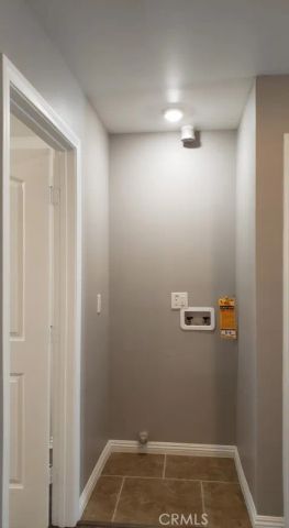 2051 W Florence, Los Angeles, CA 90047