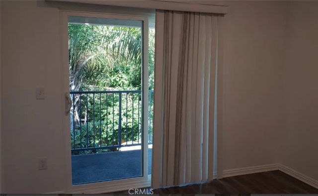 2051 W Florence, Los Angeles, CA 90047