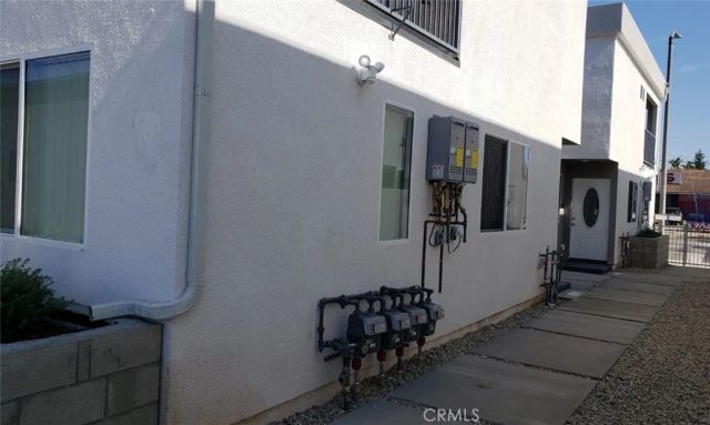 2051 W Florence, Los Angeles, CA 90047