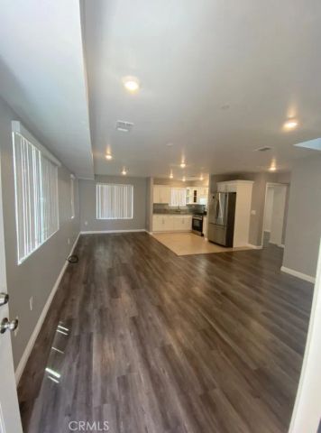 2051 W Florence, Los Angeles, CA 90047