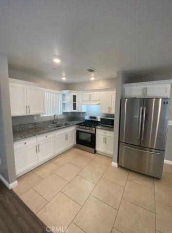 2051 W Florence, Los Angeles, CA 90047