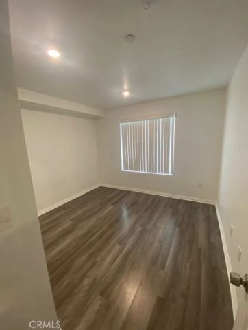 2051 W Florence, Los Angeles, CA 90047