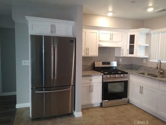 2051 W Florence, Los Angeles, CA 90047