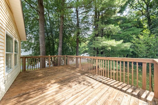 23 Oakland Avenue, Walden, NY 12586