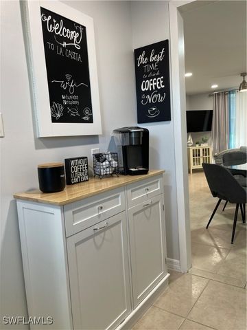 170 Turtle Lake CT 103, Naples, FL 34105