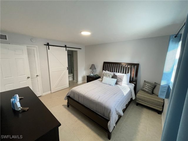 170 Turtle Lake CT 103, Naples, FL 34105