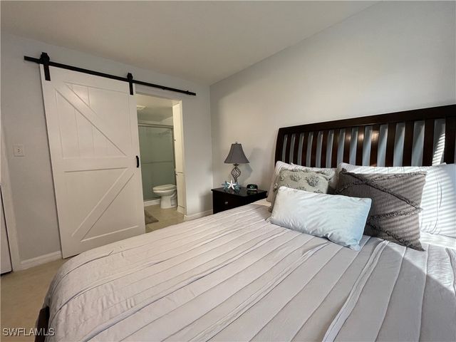 170 Turtle Lake CT 103, Naples, FL 34105