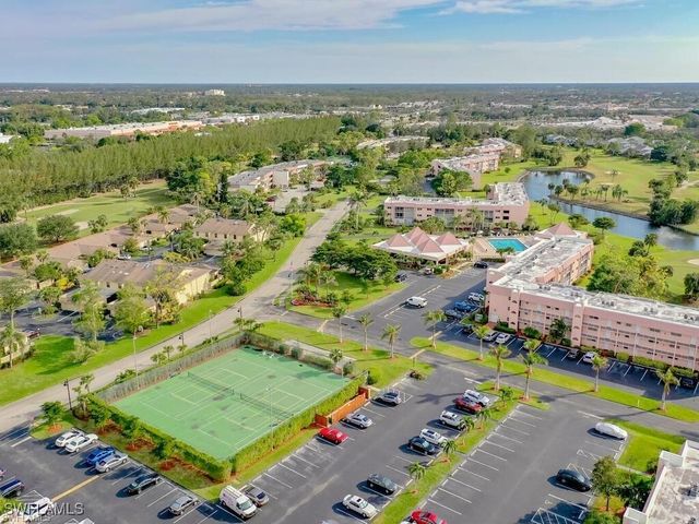 170 Turtle Lake CT 103, Naples, FL 34105