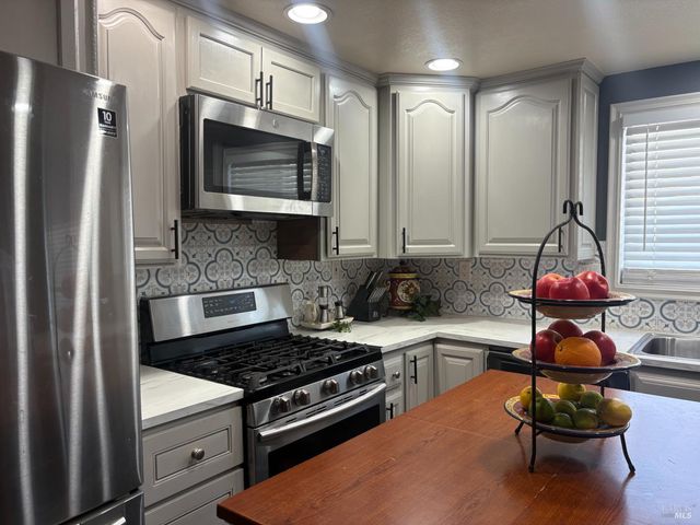 148 Daffodil Cir, Vallejo, CA 94591