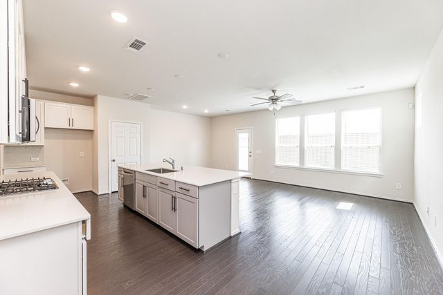 3418 Avondale View Drive, Houston, TX 77025