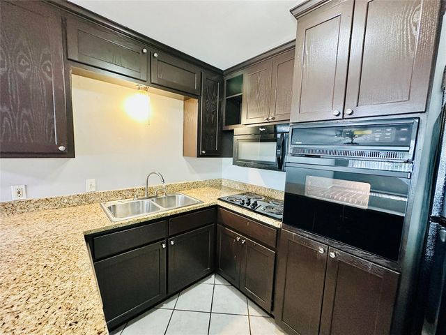 601 W 11th ST 226, Austin, TX 78701