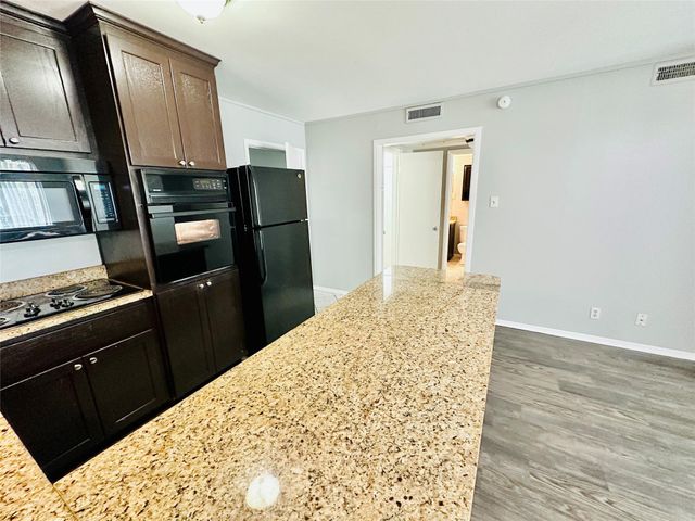 601 W 11th ST 226, Austin, TX 78701