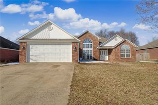 585 Lynn Drive, Pea Ridge, AR 72751