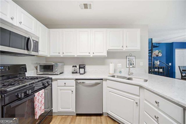 1073 Daventry Crossing, Woodstock, GA 30188