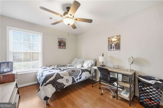 1073 Daventry Crossing, Woodstock, GA 30188