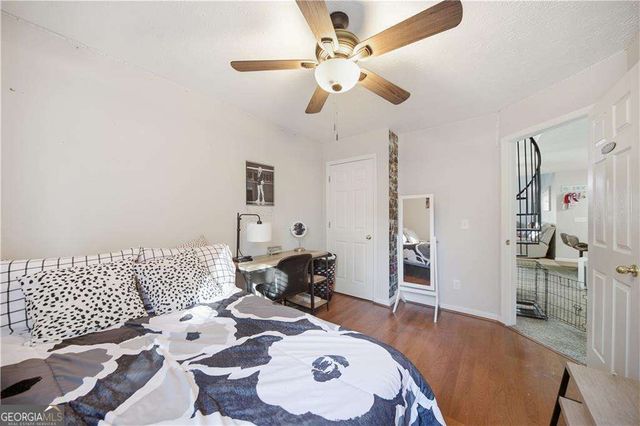 1073 Daventry Crossing, Woodstock, GA 30188