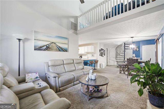 1073 Daventry Crossing, Woodstock, GA 30188