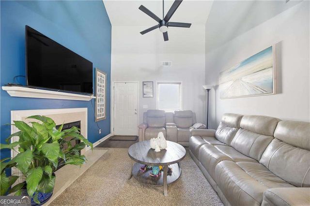 1073 Daventry Crossing, Woodstock, GA 30188