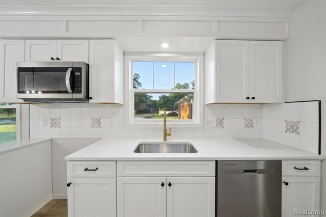 21211 Southfield Road, Southfield, MI 48075